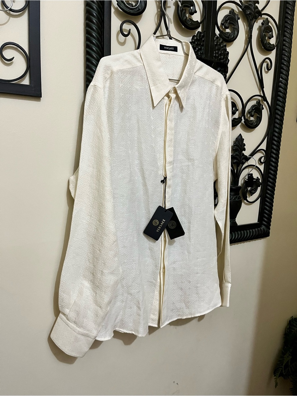 Versace Vintage 2000’s
Greek Geometric Jaquard
Long-Sleeve Shirt
Size 54